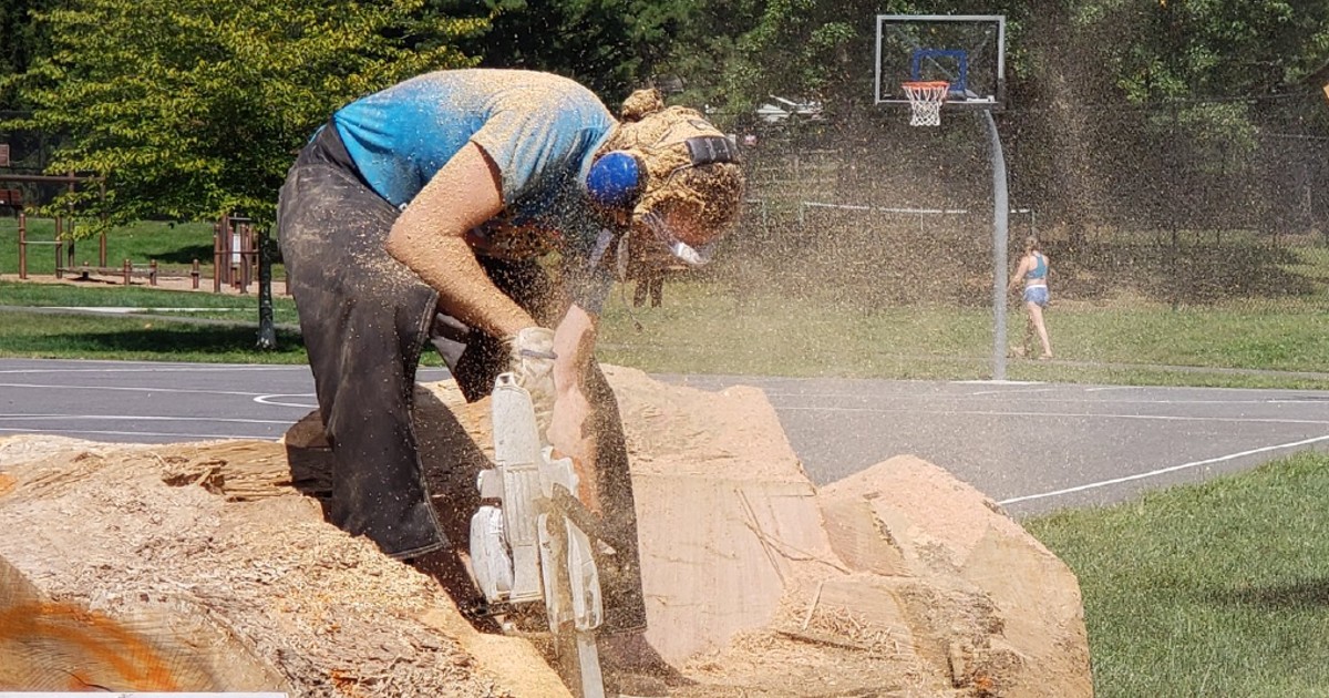 Carving Colin Of Olney Creating Bench From 300 Year Old Linden Tree