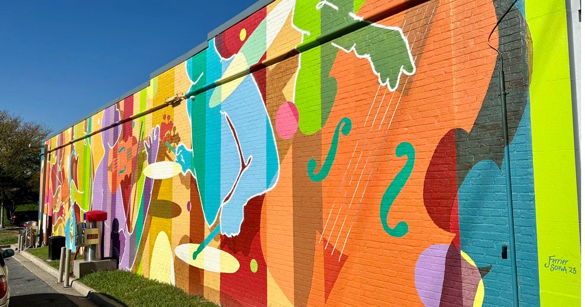 Hillandale Center Debuts Its New Mural, Exterior Improvements ...